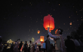 Night of a Thousand Stars: Sky Lanterns Illuminate the Lancang River